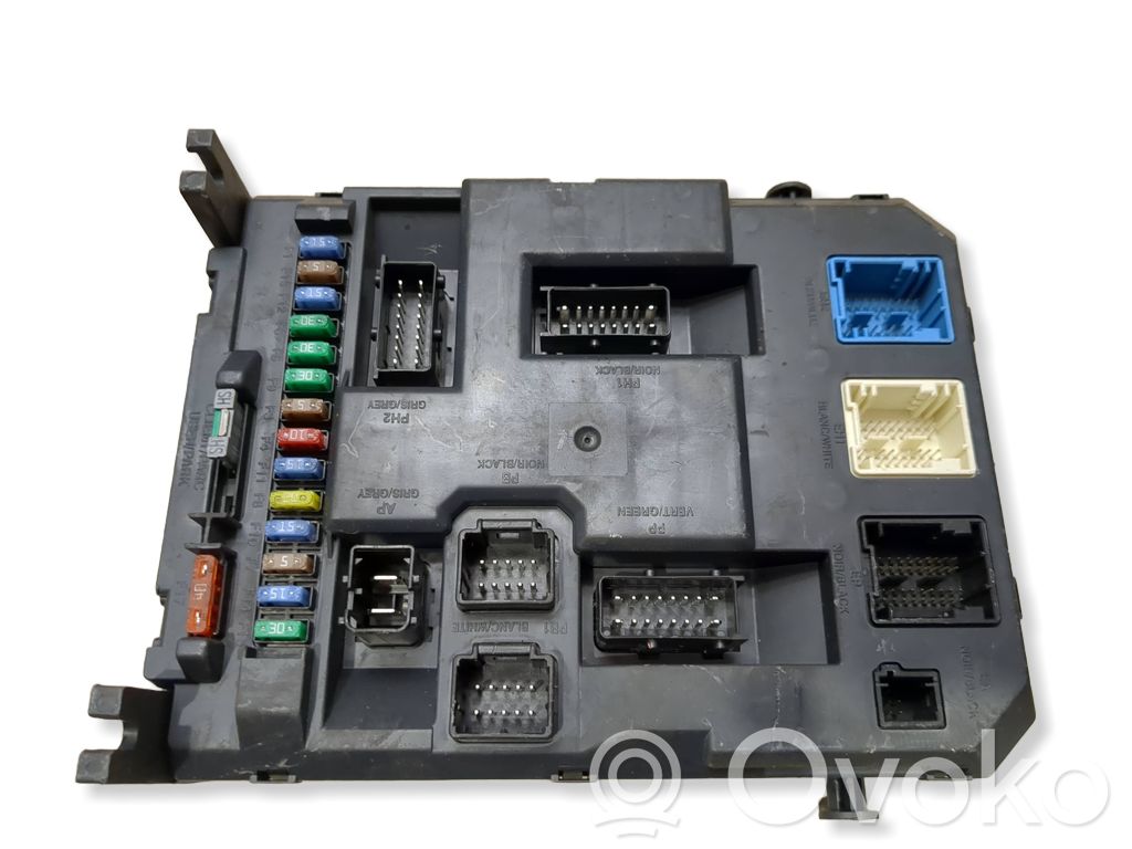 Peugeot 208 I Fuse module 