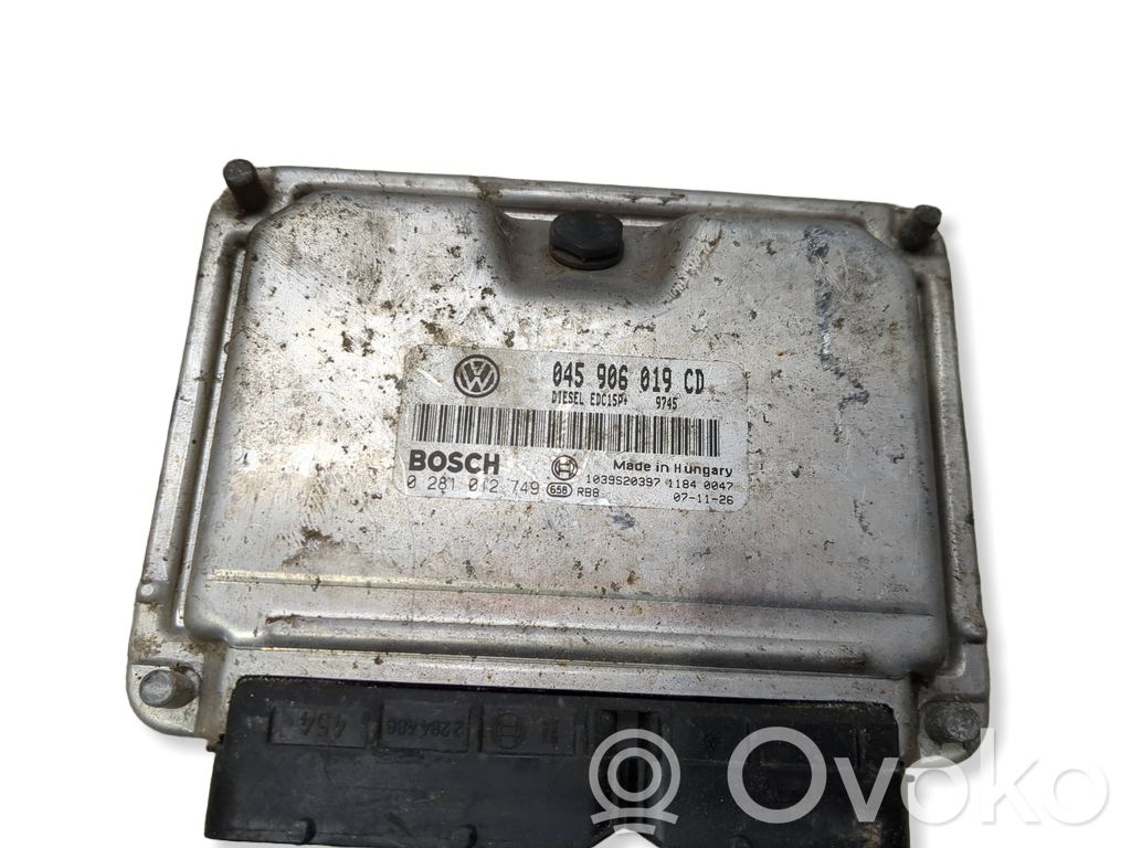 Volkswagen PASSAT B5.5 Engine control unit/module 