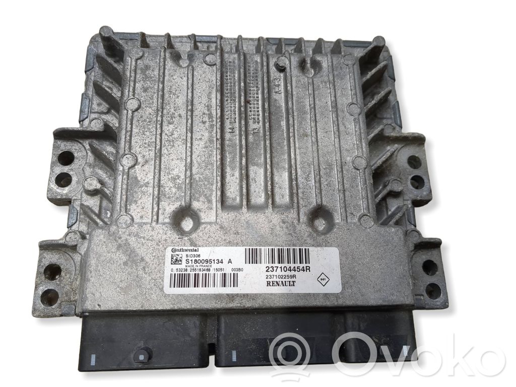 Dacia Duster Engine control unit/module 