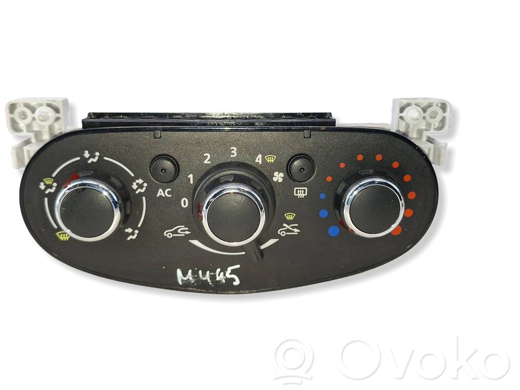 Dacia Duster Climate control unit 