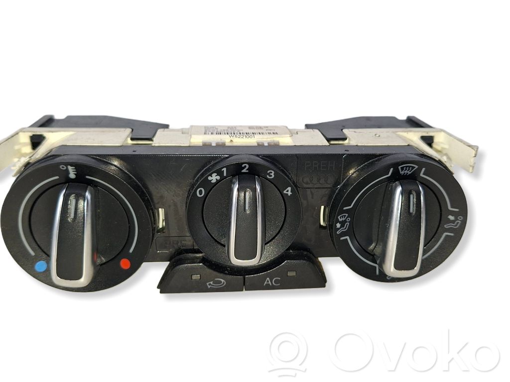 Audi A1 Climate control unit 