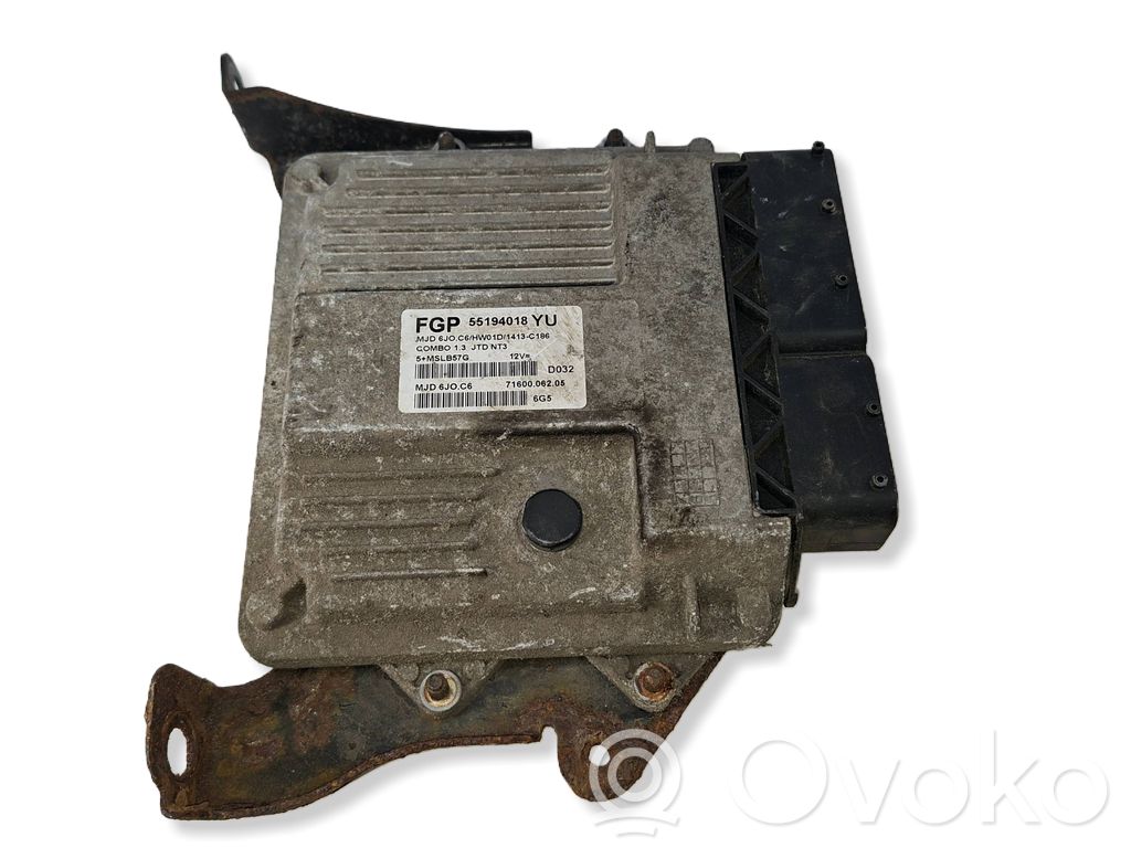 Opel Combo C Engine control unit/module 
