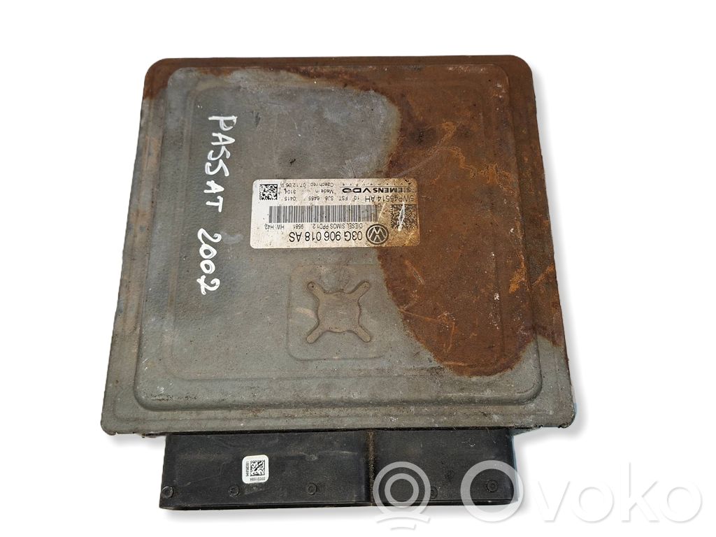 Volkswagen PASSAT B7 Engine control unit/module 