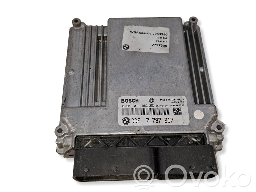 BMW 3 E92 E93 Engine control unit/module 
