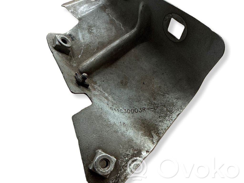 Fender mounting bracket   641C30003R