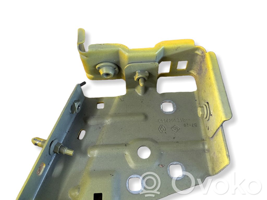 Renault Master III Fender mounting bracket 