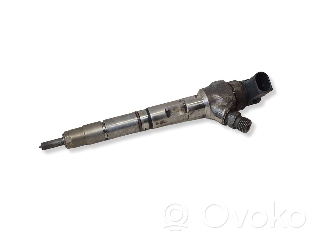 Volkswagen PASSAT B8 Inyector de combustible 