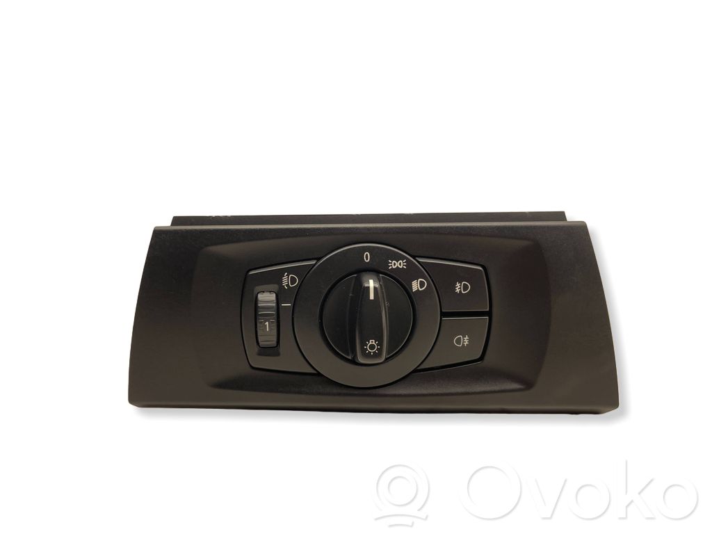 Light switch   6932794