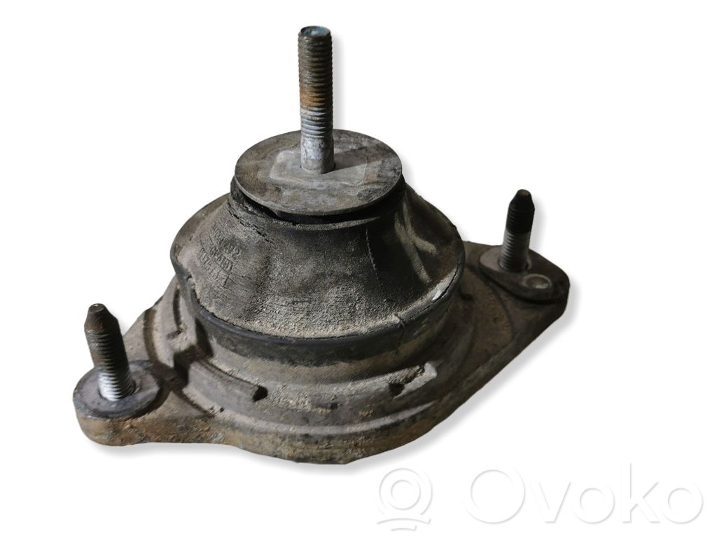 Audi 80 90 S2 B4 Engine mount bracket 