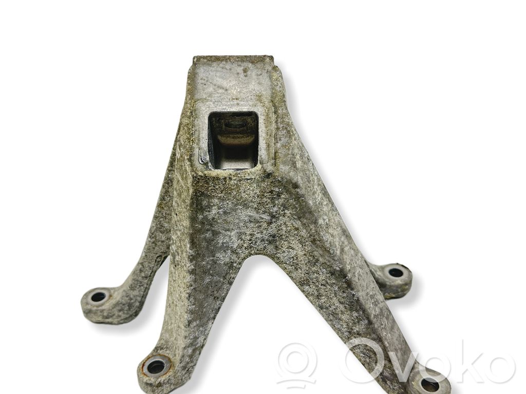 BMW 7 G11 G12 Engine mounting bracket 