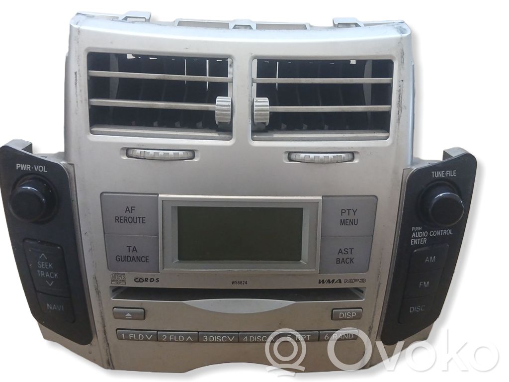 Toyota Yaris Radio/CD/DVD/GPS head unit 