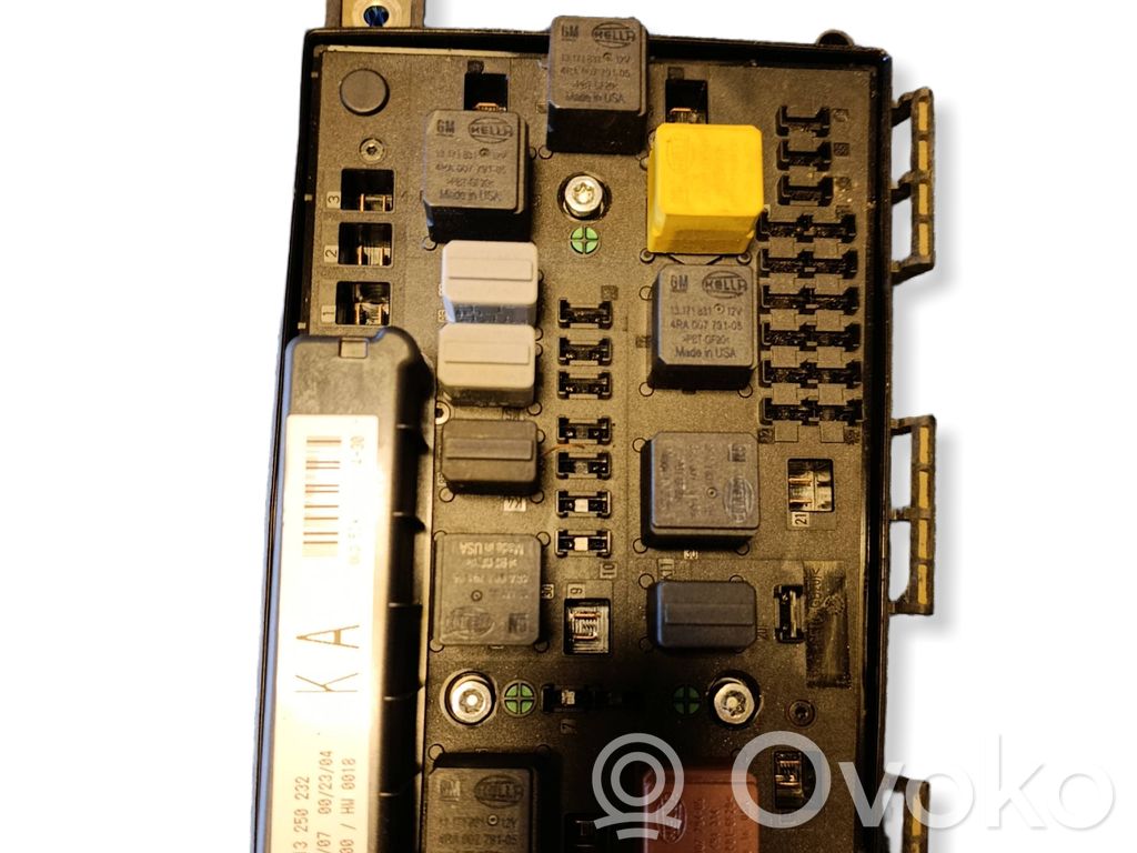 Opel Astra H Fuse module 