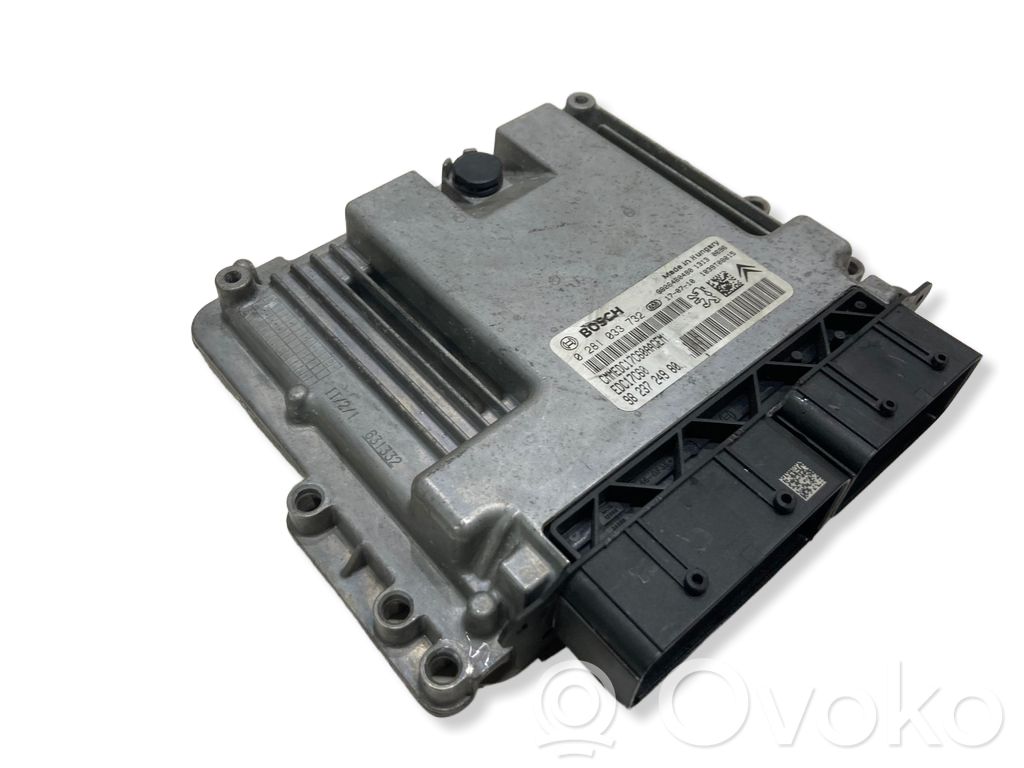 Peugeot 3008 II Engine control unit/module 