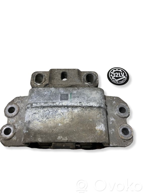 Volkswagen Jetta V Engine mount bracket 