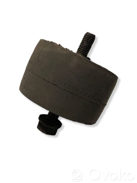 Volvo 740 Engine mount bracket 