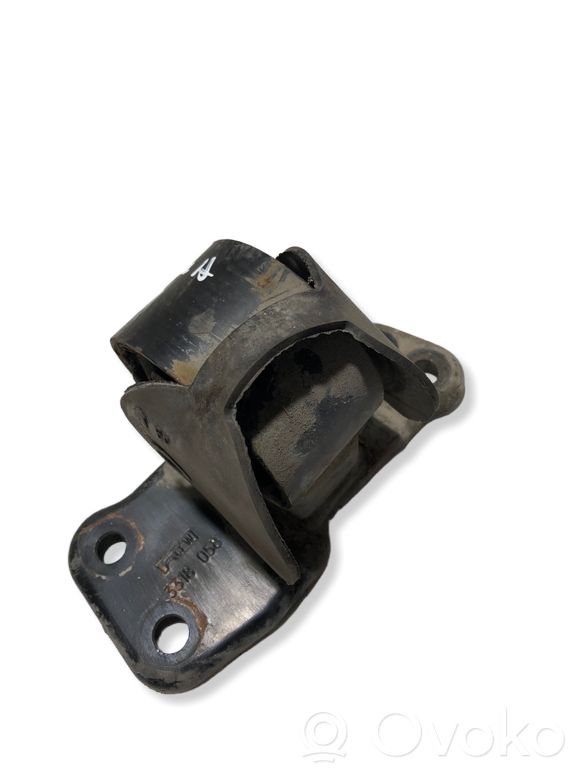 Mitsubishi Carisma Engine mount bracket 
