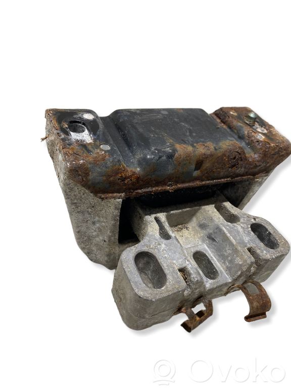 Volkswagen Golf IV Engine mount bracket 