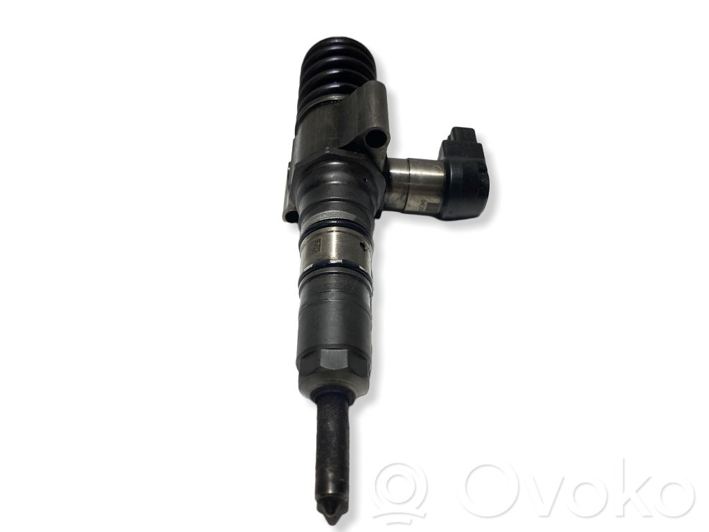 Volkswagen PASSAT B6 Inyector de combustible 