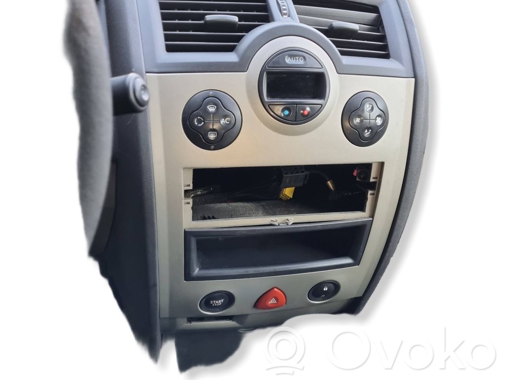 Console centrale, commande chauffage/clim