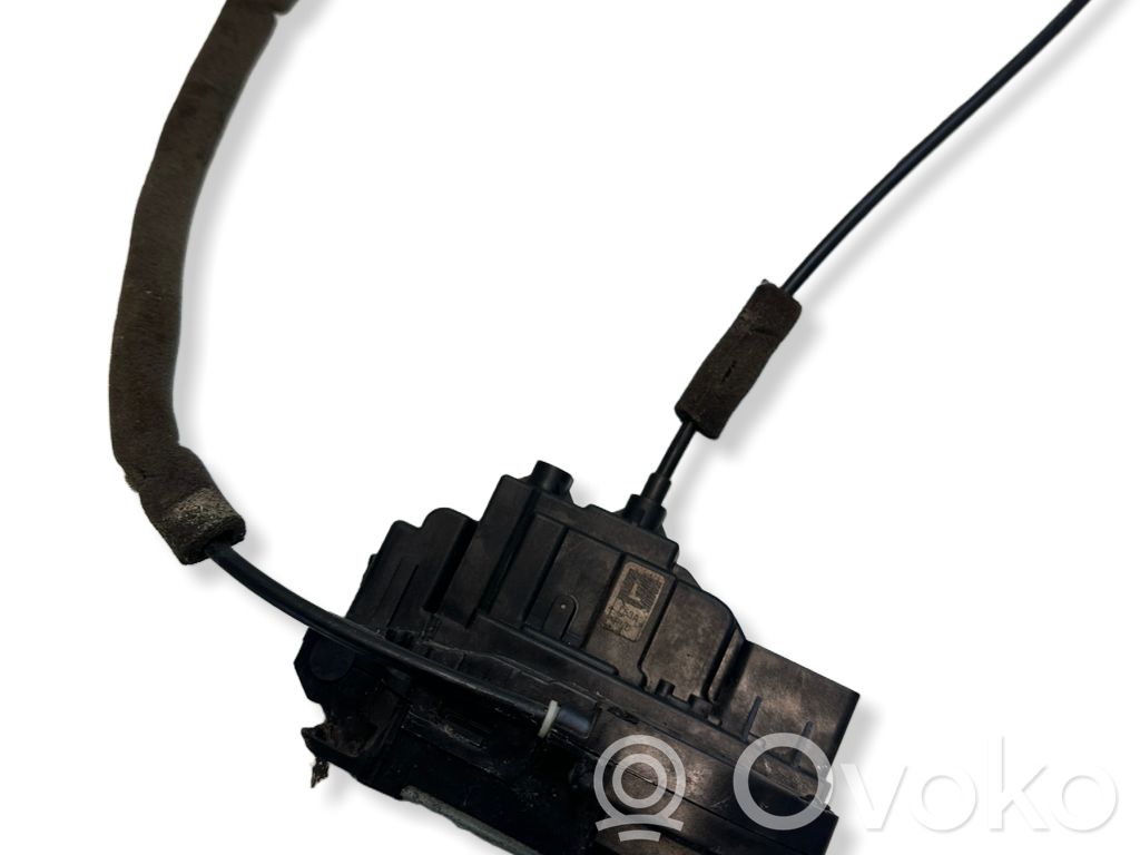 Infiniti G37 Rear door lock 