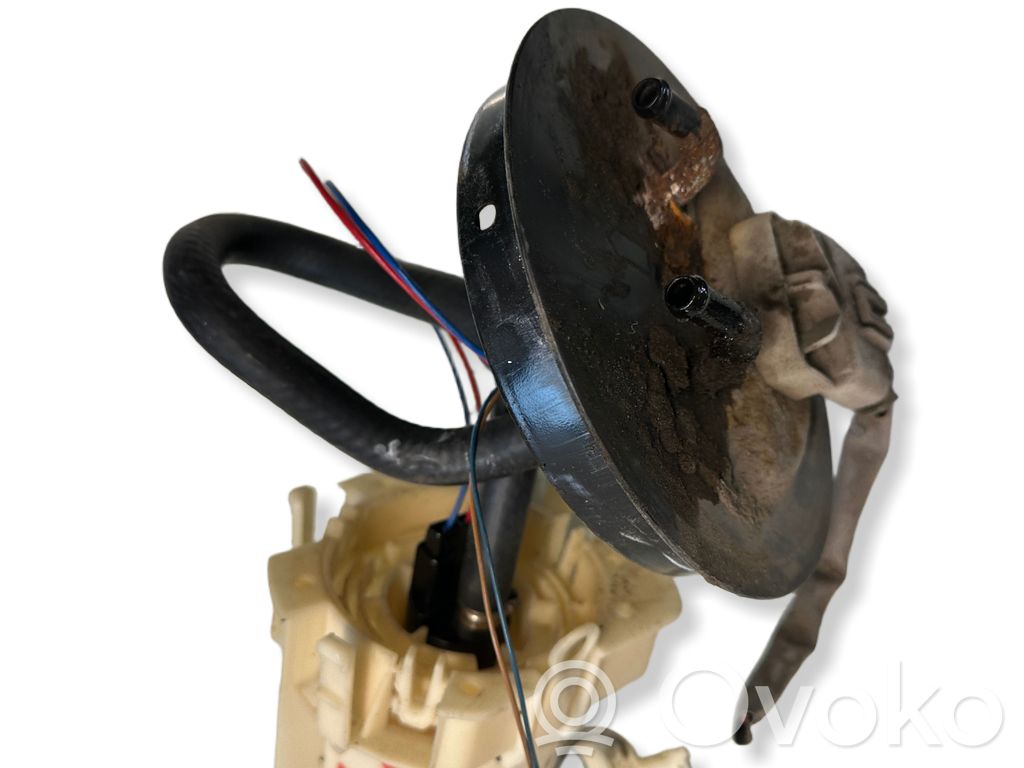 Opel Omega B1 Bomba interna de combustible 