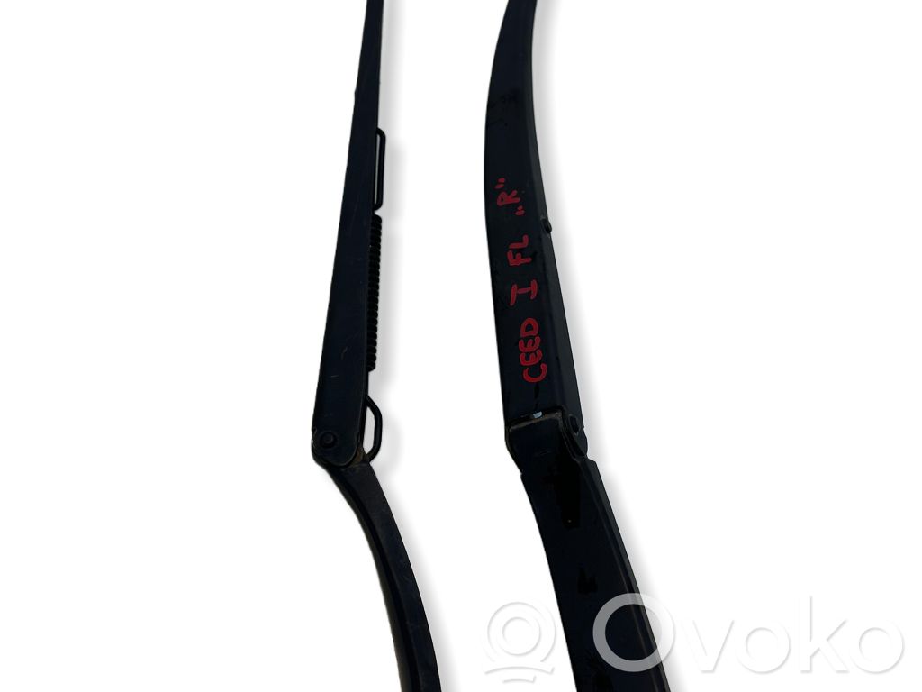 Front wiper blade arm   334