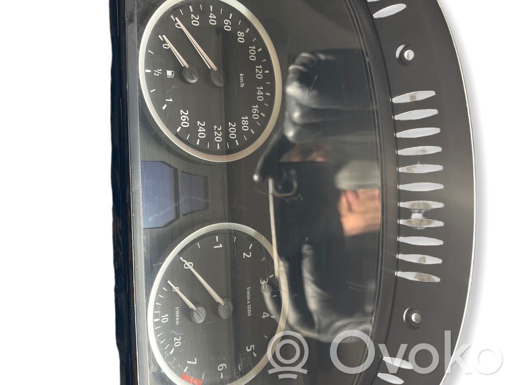 BMW 5 E60 E61 Nopeusmittari (mittaristo) 