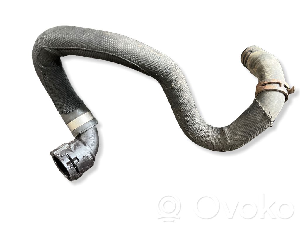 Caurulīte (-es) / šļūtene (-es)   6982171