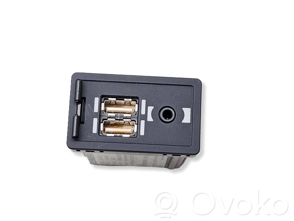 Lexus RX 450H USB socket connector 