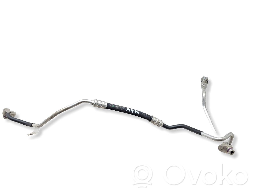 Audi A4 S4 B9 Ilmastointilaitteen putki (A/C) 