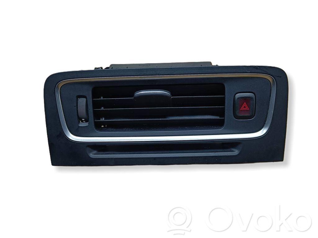 Volvo V60 Dysze / Kratki środkowego nawiewu deski rozdzielczej 