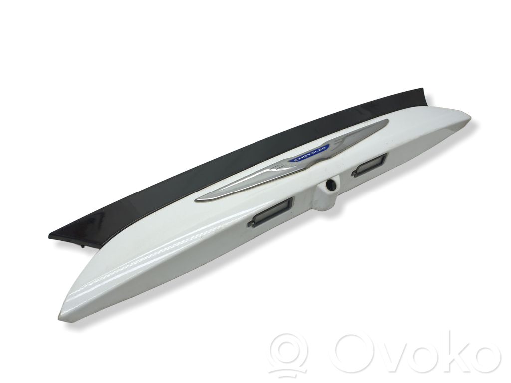 Chrysler Pacifica Garniture de hayon 