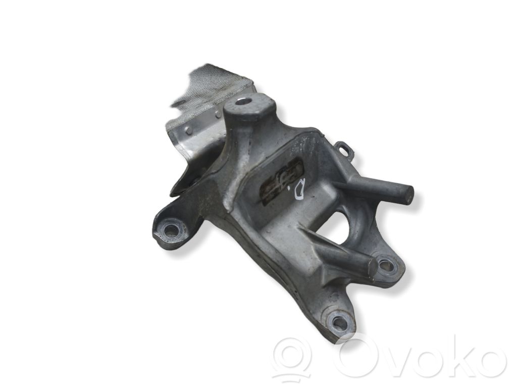 Audi Q7 4M Engine mounting bracket 