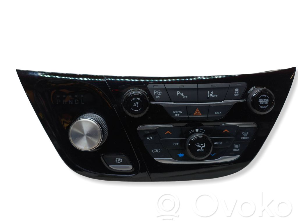 Chrysler Pacifica Climate control unit 