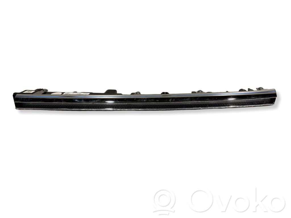 Volkswagen Touareg III Lampa przednia 