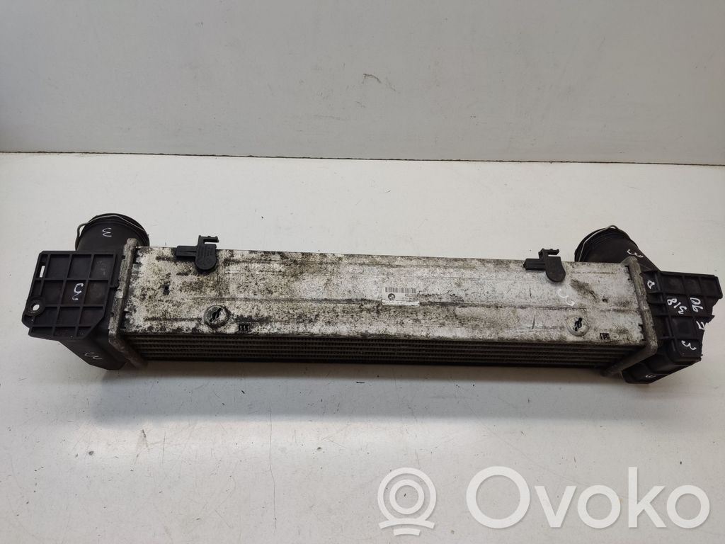 BMW 3 E90 E91 Interkūlerio radiatorius 