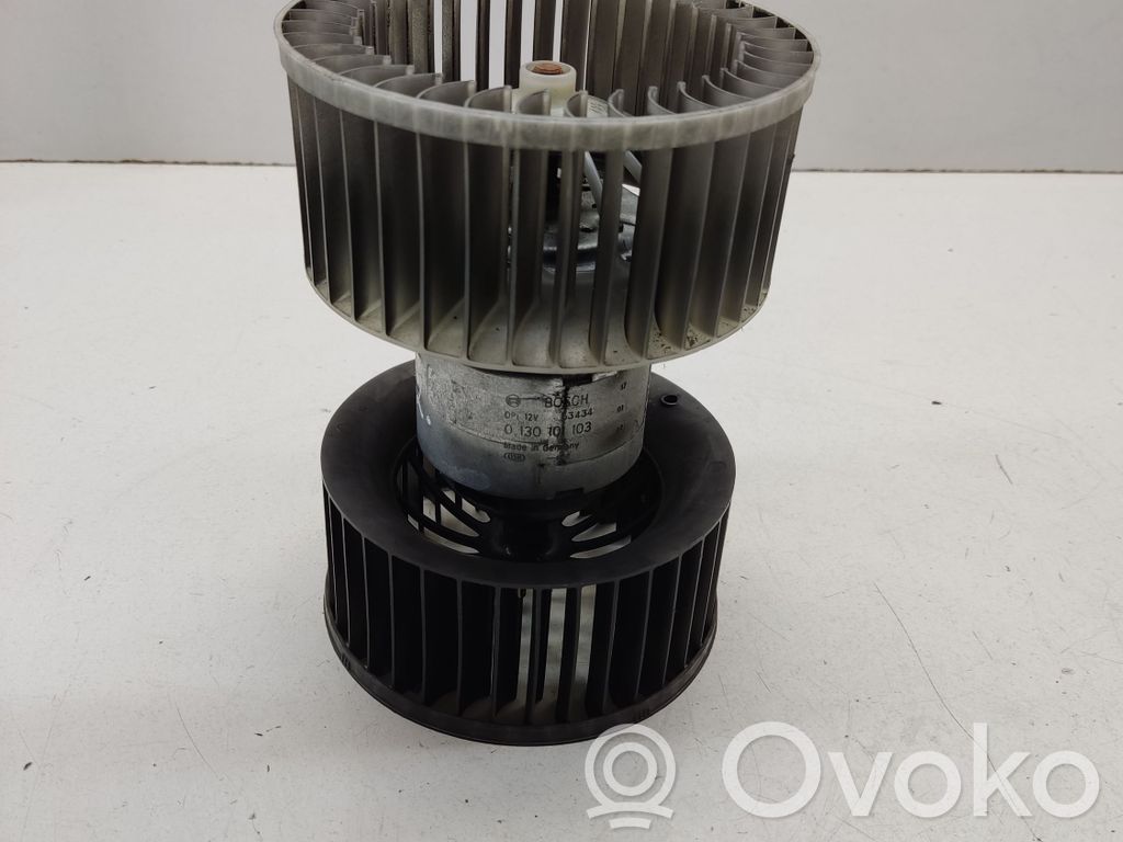 BMW 3 E46 Mazā radiatora ventilators 