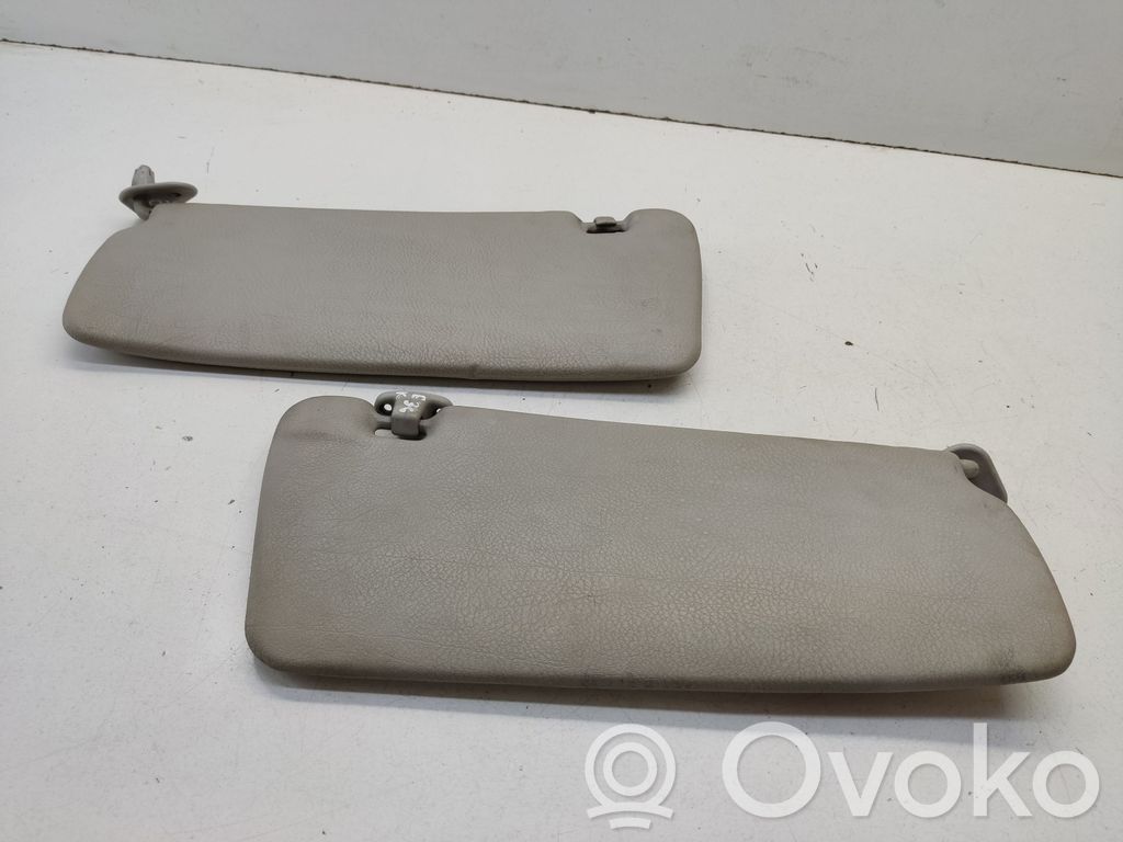 Sun visor