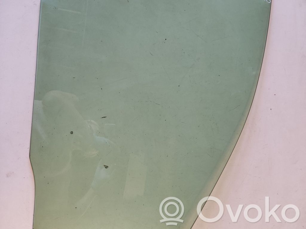 Mercedes-Benz C W204 Front door window glass four-door 