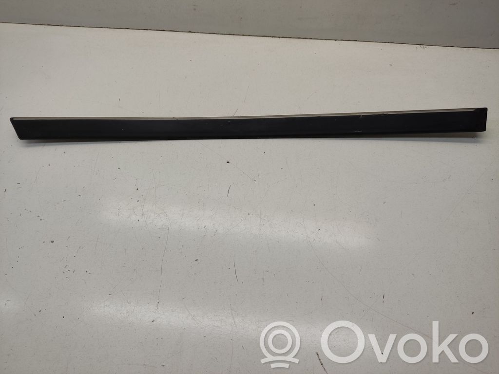 BMW 5 E39 Listwa drzwi tylnych 