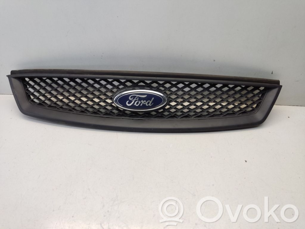 Ford Focus Etupuskurin ylempi jäähdytinsäleikkö 
