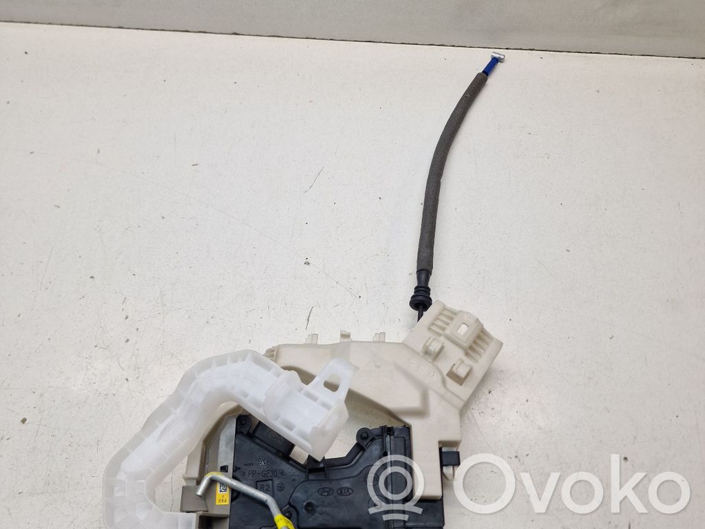 KIA Ceed Takaoven lukko 