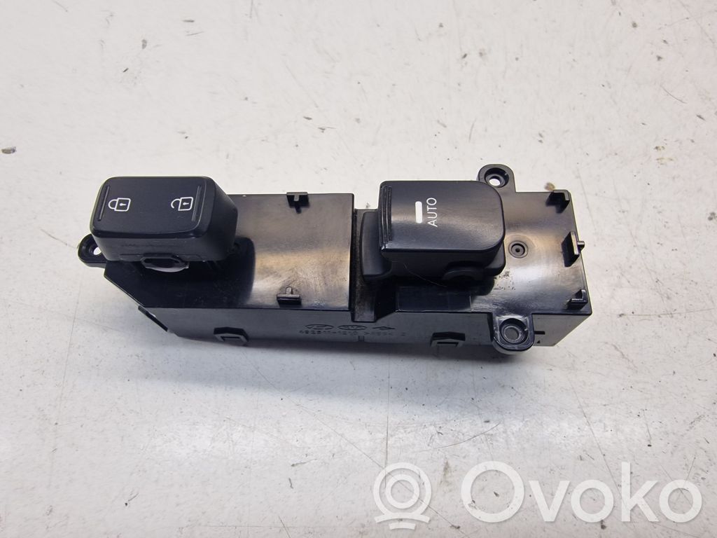 Central locking switch button   935752T010,4925111210