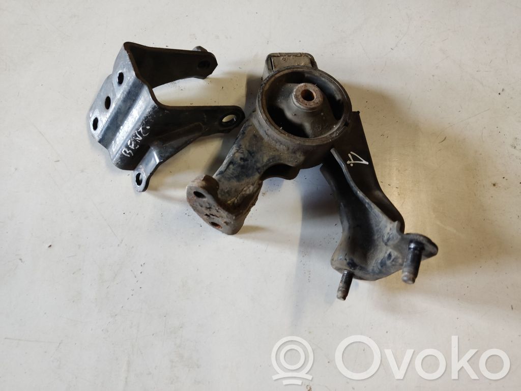 Toyota Corolla Verso E121 Engine mount bracket 