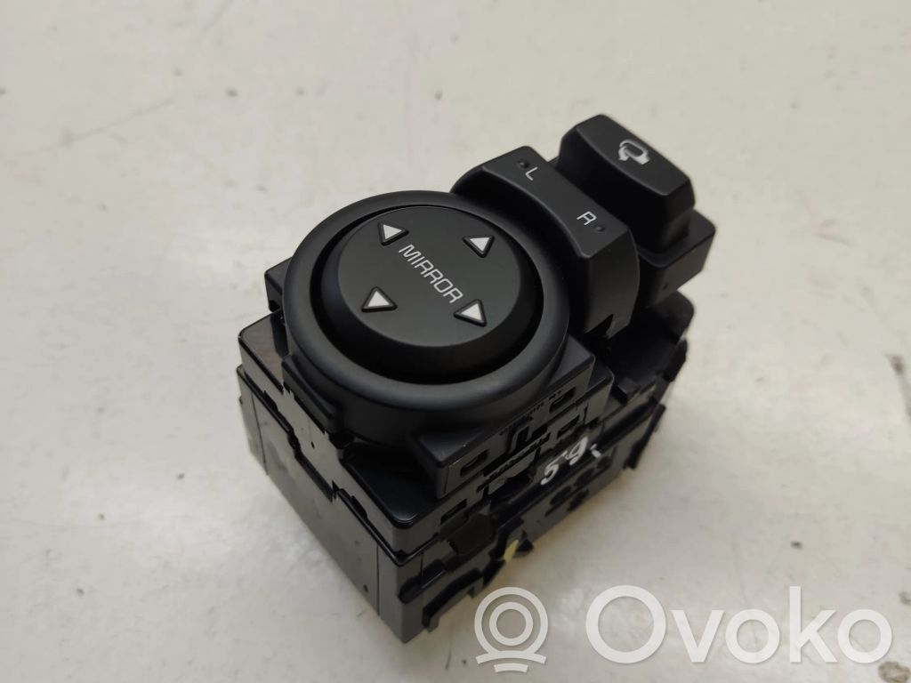 KIA Stonic Wing mirror switch 