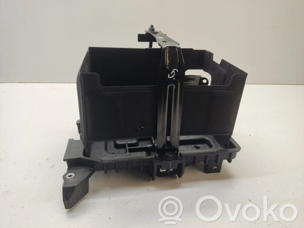 KIA Stonic Battery box tray 