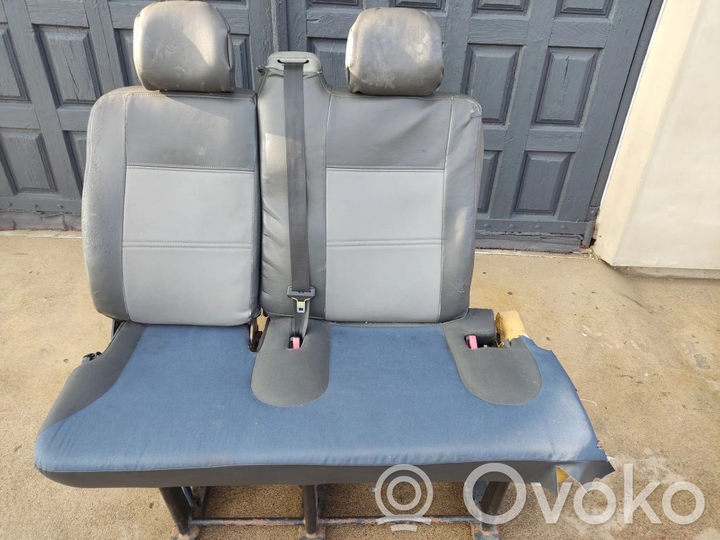 Renault Trafic II (X83) Toisen istuinrivin istuimet 