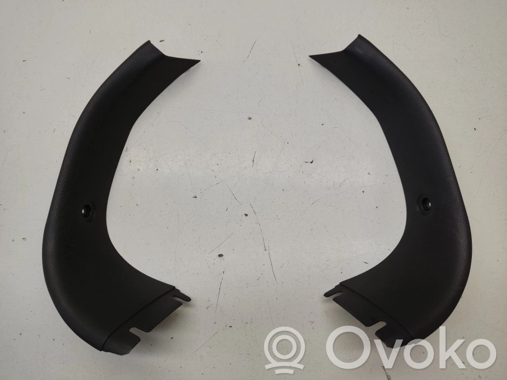 BMW 1 E81 E87 Garniture latéral de hayon / coffre 