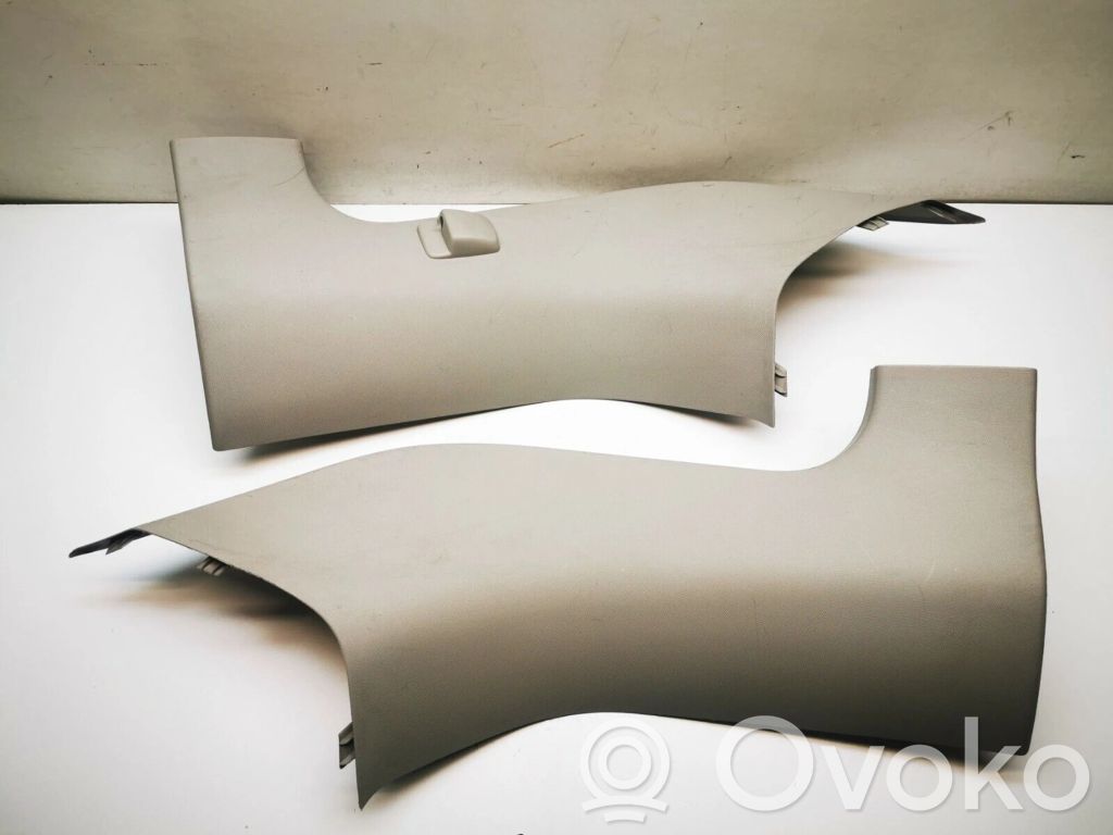 Chrysler 300 - 300C (D) pillar trim (bottom) 