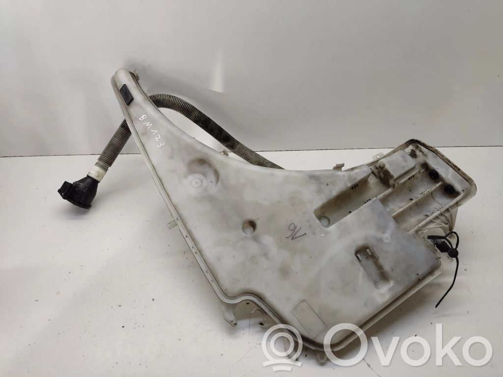 BMW 1 E81 E87 Logu šķidruma tvertne 